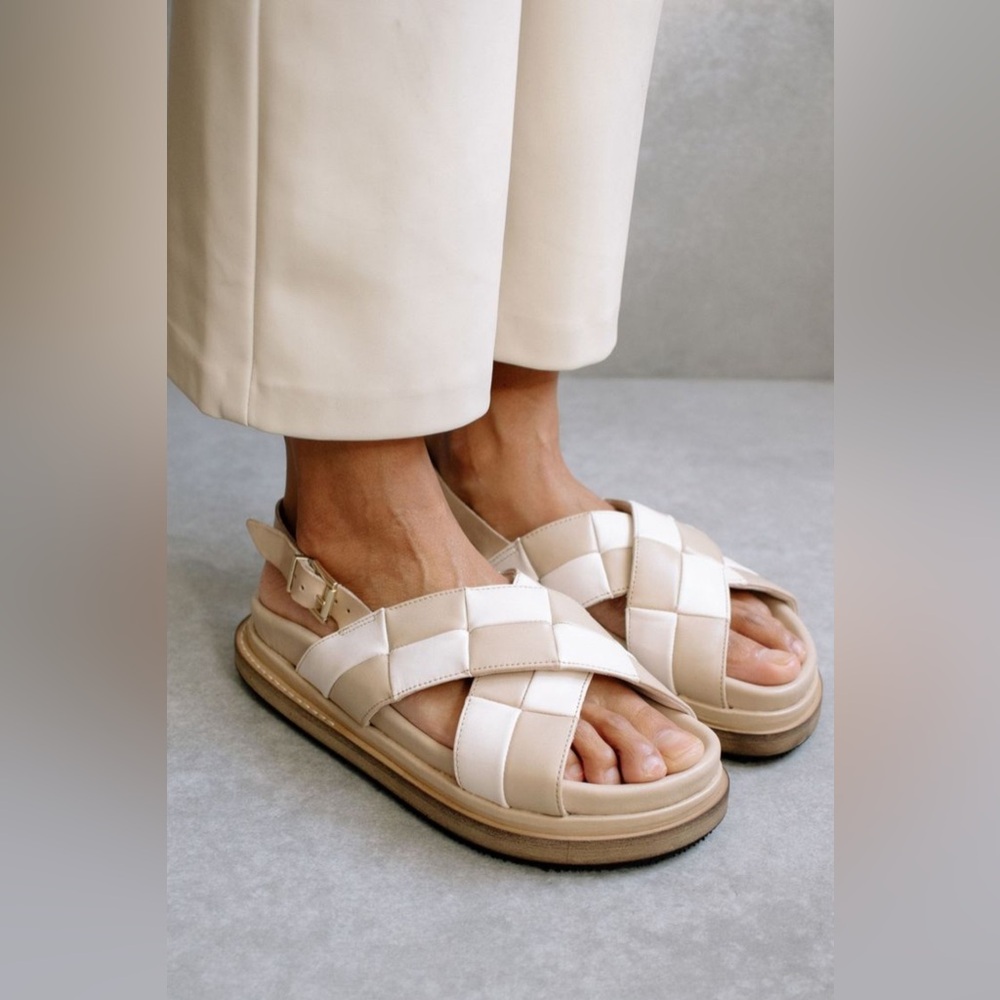 ALOHAS Beige and Cream Sandals